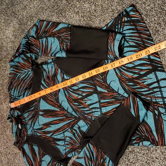 #184 LULULEMON Suns Out Rash Guard UPF 50+ Palm Lace Tofino Teal t148. - Picture 3 of 5